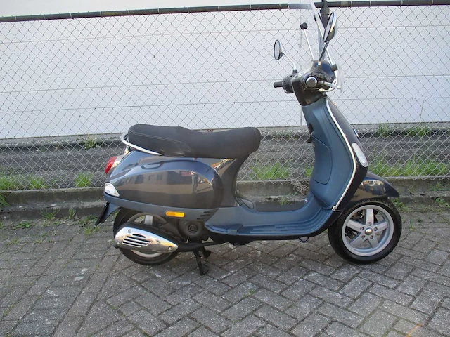 Vespa - snorscooter - lx 50 4t - scooter - afbeelding 8 van  11