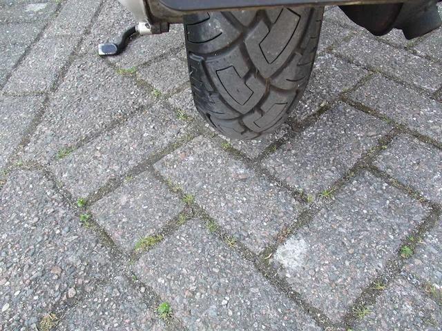 Vespa - snorscooter - lx 50 4t - scooter - afbeelding 11 van  11