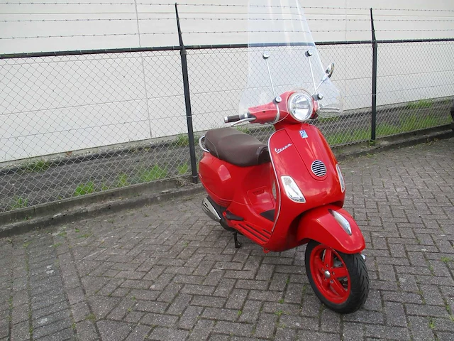 Vespa - snorscooter - lx 50 4t - scooter - afbeelding 7 van  11