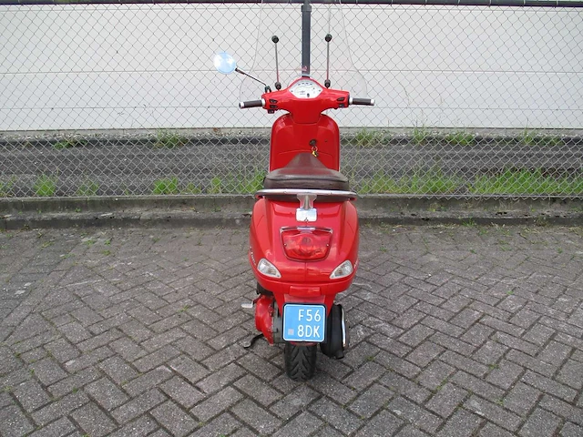 Vespa - snorscooter - lx 50 4t - scooter - afbeelding 10 van  11