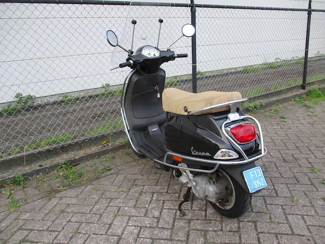 Vespa - snorscooter - lx 50 4t - scooter - afbeelding 2 van  11