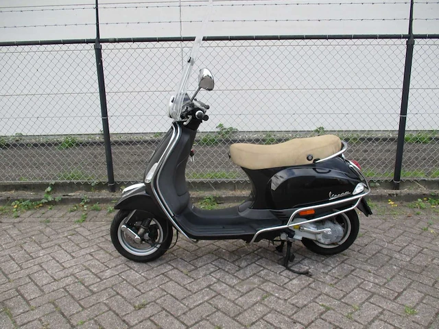 Vespa - snorscooter - lx 50 4t - scooter - afbeelding 1 van  11