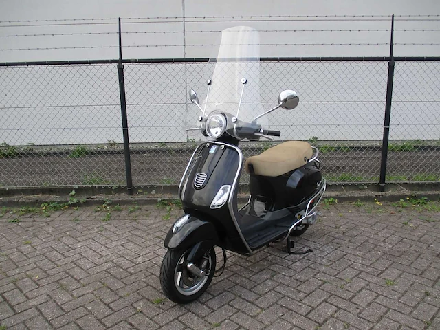 Vespa - snorscooter - lx 50 4t - scooter - afbeelding 4 van  11