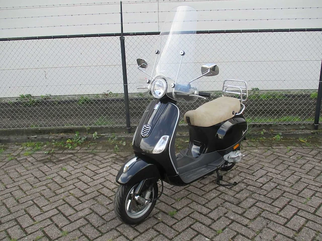 Vespa - snorscooter - lx 50 4t - scooter - afbeelding 4 van  11