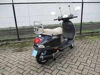 Vespa - snorscooter - lx 50 4t - scooter - afbeelding 9 van  11