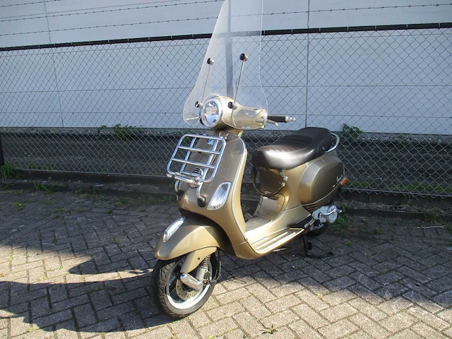 Vespa - snorscooter - lx 50 gold touring 4t - scooter - afbeelding 4 van  11