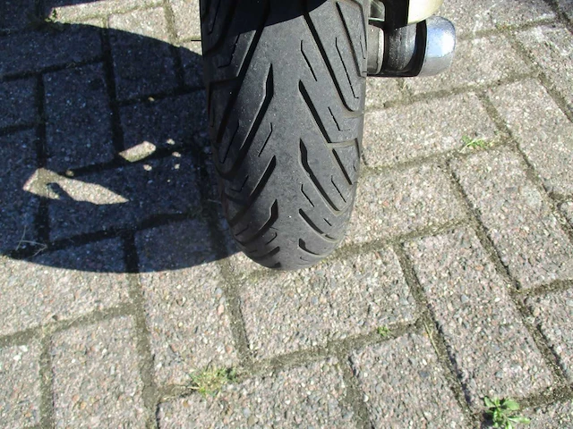 Vespa - snorscooter - lx 50 gold touring 4t - scooter - afbeelding 6 van  11