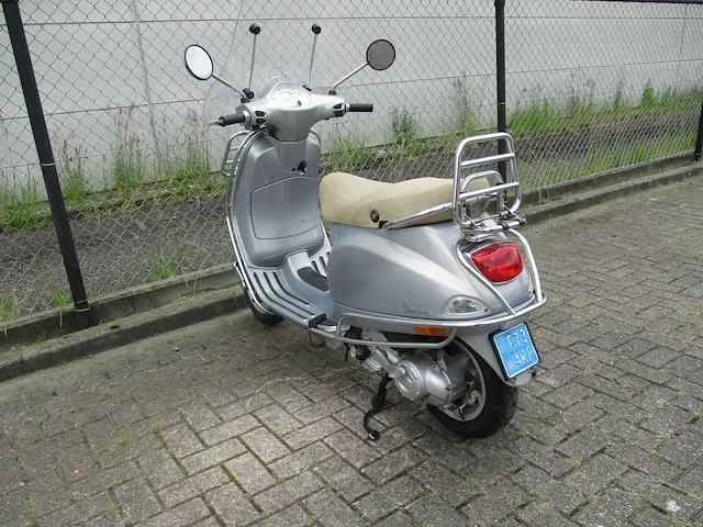 Vespa - snorscooter - lx 50 touring 4t - scooter - afbeelding 2 van  11