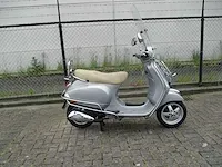 Vespa - snorscooter - lx 50 touring 4t - scooter - afbeelding 8 van  11