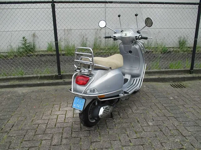 Vespa - snorscooter - lx 50 touring 4t - scooter - afbeelding 9 van  11