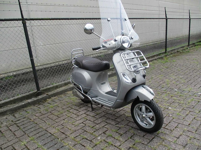 Vespa - snorscooter - lx 50 touring 4t - scooter - afbeelding 7 van  11