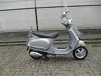 Vespa - snorscooter - lx 50 touring 4t - scooter - afbeelding 8 van  11