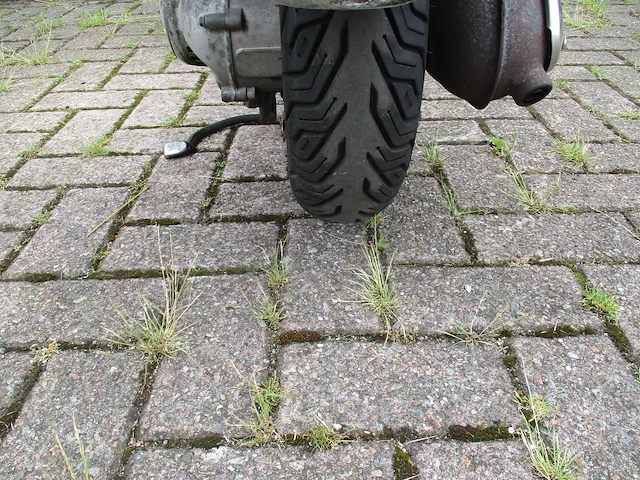 Vespa - snorscooter - lx 50 touring 4t - scooter - afbeelding 11 van  11