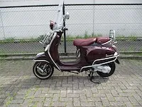 Vespa - snorscooter - lxv 50 vie della moda 4t - scooter - afbeelding 1 van  9