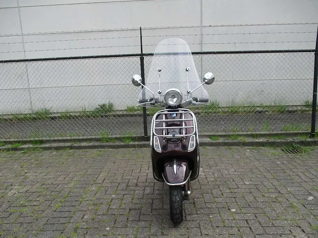 Vespa - snorscooter - lxv 50 vie della moda 4t - scooter - afbeelding 3 van  9