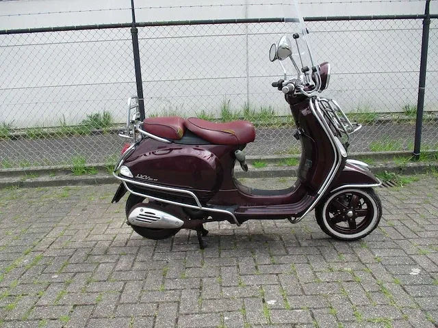 Vespa - snorscooter - lxv 50 vie della moda 4t - scooter - afbeelding 5 van  9