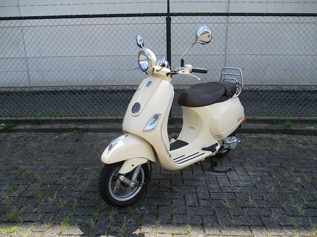 Vespa - snorscooter - lxv sienna 4t - scooter - afbeelding 4 van  11