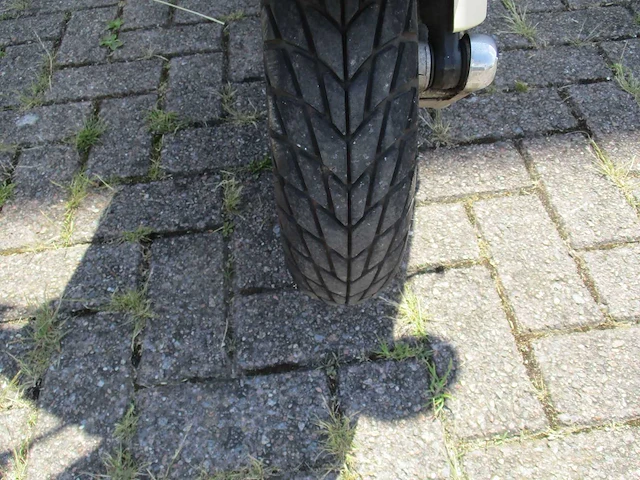 Vespa - snorscooter - lxv sienna 4t - scooter - afbeelding 6 van  11