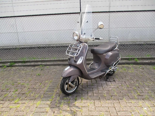 Vespa - snorscooter - lxv vie della moda 4t - scooter - afbeelding 5 van  12