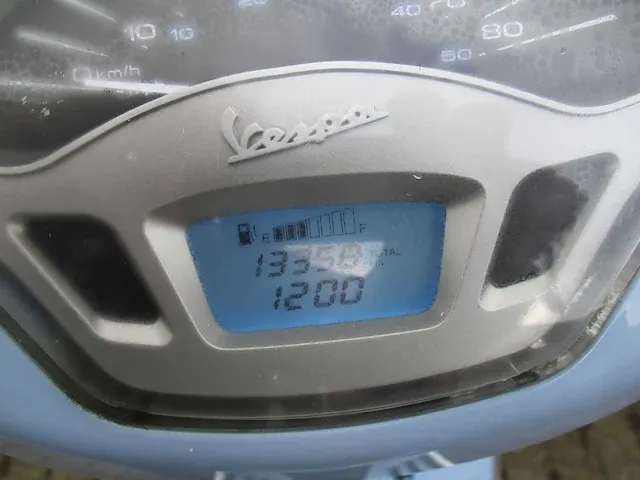 Vespa - snorscooter - primavera 4t - scooter - afbeelding 3 van  12