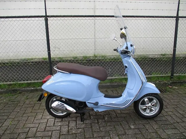 Vespa - snorscooter - primavera 4t - scooter - afbeelding 9 van  12