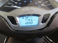 Vespa - snorscooter - primavera 4t - scooter - afbeelding 3 van  11