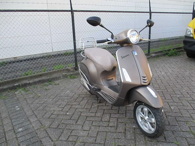 Vespa - snorscooter - primavera 4t - scooter - afbeelding 7 van  11