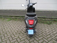 Vespa - snorscooter - primavera 4t - scooter - afbeelding 10 van  11