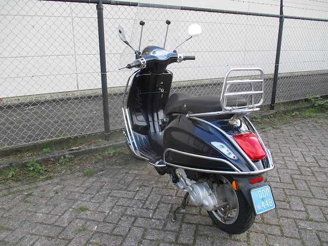 Vespa - snorscooter - primavera 4t full options - scooter - afbeelding 10 van  12