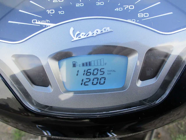 Vespa - snorscooter - primavera 4t full options - scooter - afbeelding 11 van  12