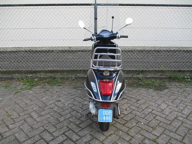 Vespa - snorscooter - primavera 4t full options - scooter - afbeelding 8 van  12
