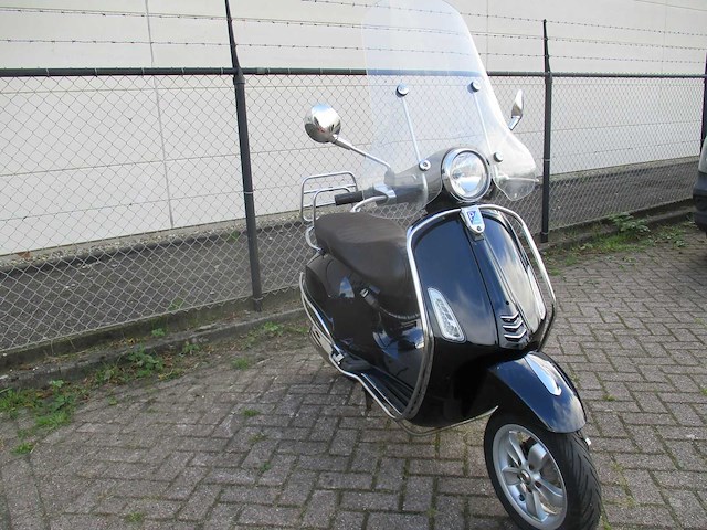 Vespa - snorscooter - primavera 4t full options - scooter - afbeelding 8 van  12