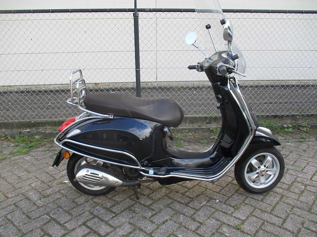 Vespa - snorscooter - primavera 4t full options - scooter - afbeelding 9 van  12