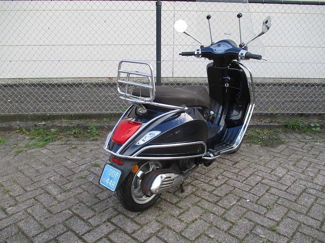 Vespa - snorscooter - primavera 4t full options - scooter - afbeelding 10 van  12