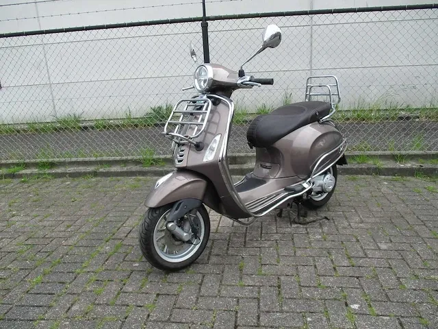 Vespa - snorscooter - primavera touring 4t injectie - scooter - afbeelding 4 van  11