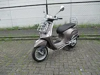 Vespa - snorscooter - primavera touring 4t injectie - scooter - afbeelding 4 van  11