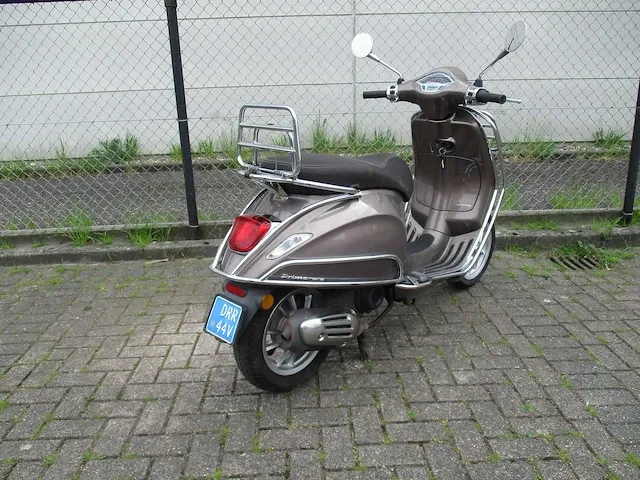 Vespa - snorscooter - primavera touring 4t injectie - scooter - afbeelding 9 van  11