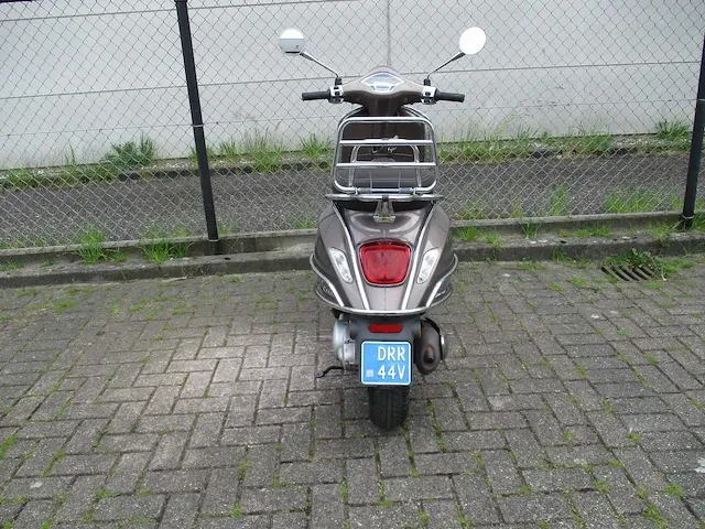 Vespa - snorscooter - primavera touring 4t injectie - scooter - afbeelding 10 van  11