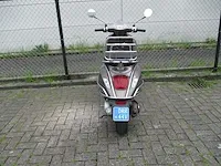 Vespa - snorscooter - primavera touring 4t injectie - scooter - afbeelding 10 van  11