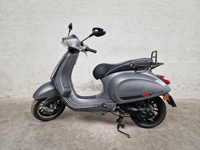 Vespa - snorscooter - sprint 4t - 25km uitvoering dff73p - afbeelding 1 van  7