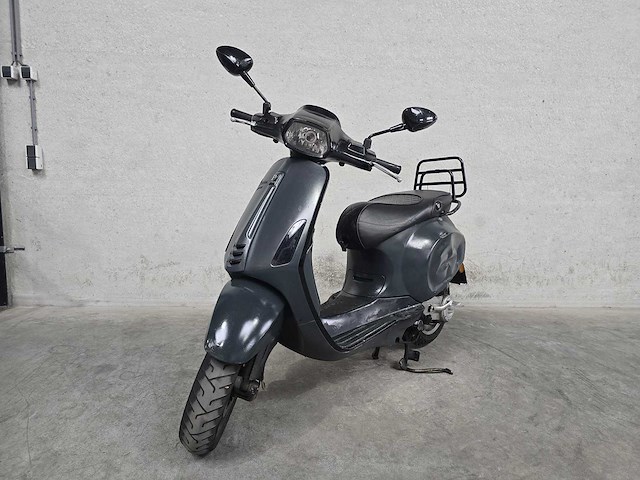 Vespa - snorscooter - sprint 4t - 25km uitvoering dgp06b - afbeelding 3 van  8