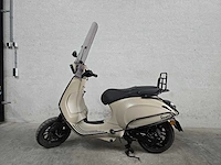 Vespa - snorscooter - sprint 4t - 25km uitvoering dgx32g - schade - - afbeelding 1 van  7