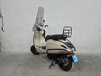 Vespa - snorscooter - sprint 4t - 25km uitvoering dgx32g - schade - - afbeelding 6 van  7