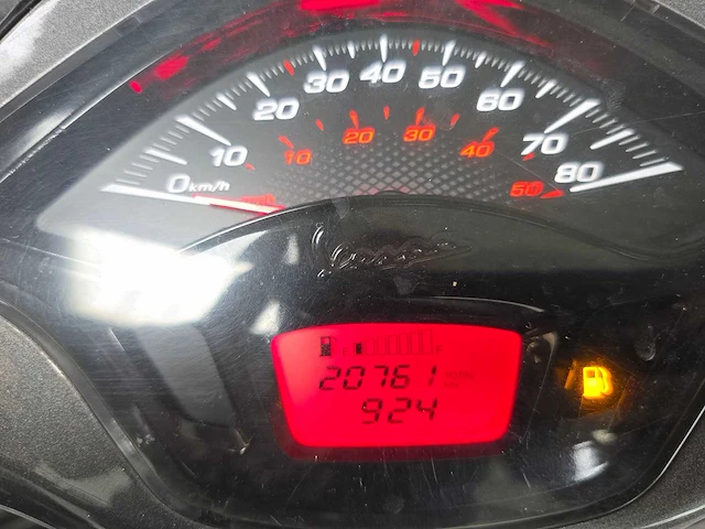 Vespa - snorscooter - sprint 4t - 25km uitvoering dhz96b - afbeelding 7 van  7