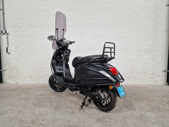 Vespa - snorscooter - sprint 4t - 25km uitvoering - afbeelding 6 van  6