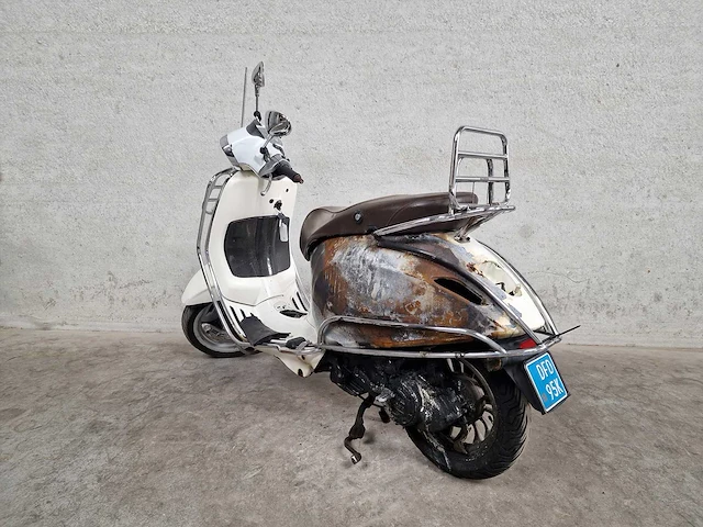 Vespa - snorscooter - sprint 4t - 4t 25km uitvoering dfd95k - afbeelding 5 van  8