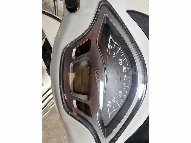 Vespa - snorscooter - sprint 4t - 4t 25km uitvoering dfd95k - afbeelding 7 van  8