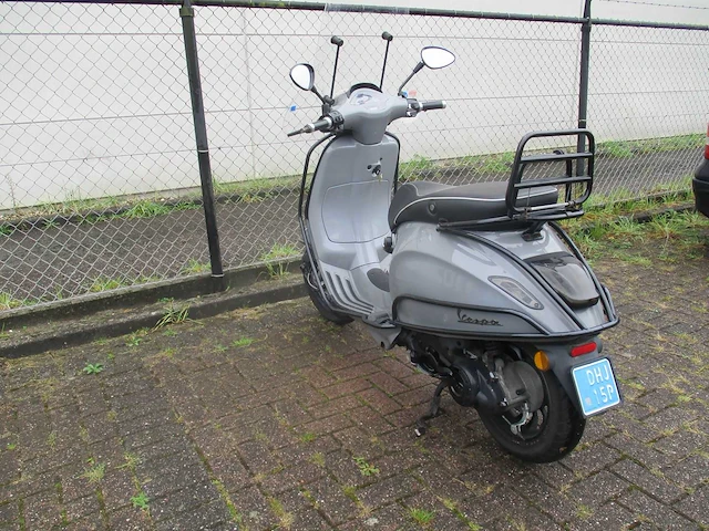 Vespa - snorscooter - sprint 4t - scooter - afbeelding 2 van  11