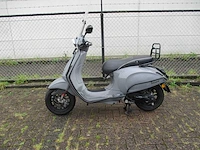 Vespa - snorscooter - sprint 4t - scooter - afbeelding 1 van  11