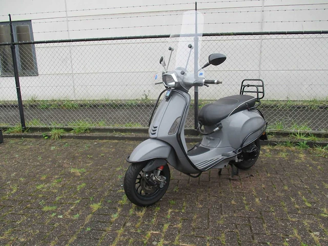 Vespa - snorscooter - sprint 4t - scooter - afbeelding 4 van  11